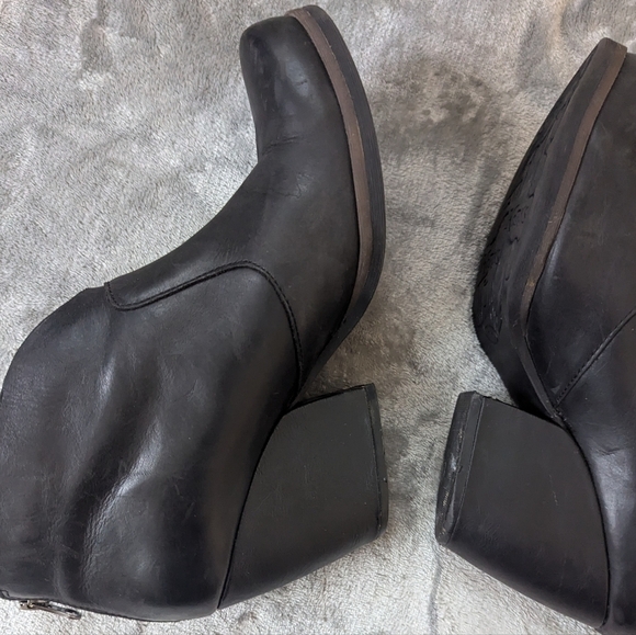 Korks by Kork-Ease Black Leather Western Block Heel Booties - Picture 11 of 15